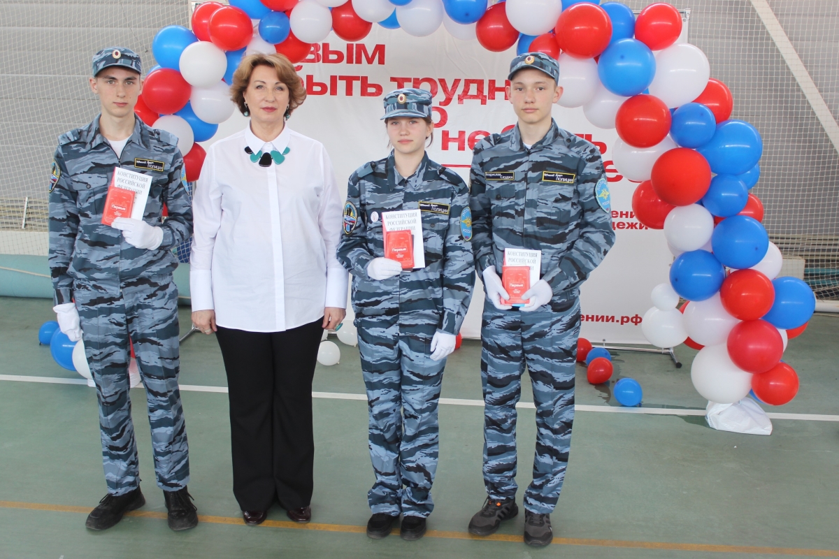 В Балашове полицейские и общественники продолжают принимать участие в реализации общероссийского проекта «Мы – граждане России!».