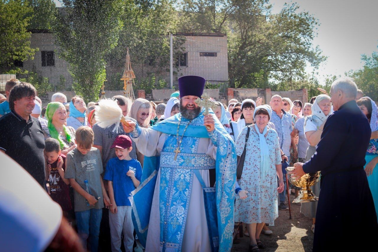 Глава Балашовского муниципального района Павел Петраков принял участие в торжественном богослужении в честь одного из главных церковных праздников - Успения Пресвятой Богородицы.