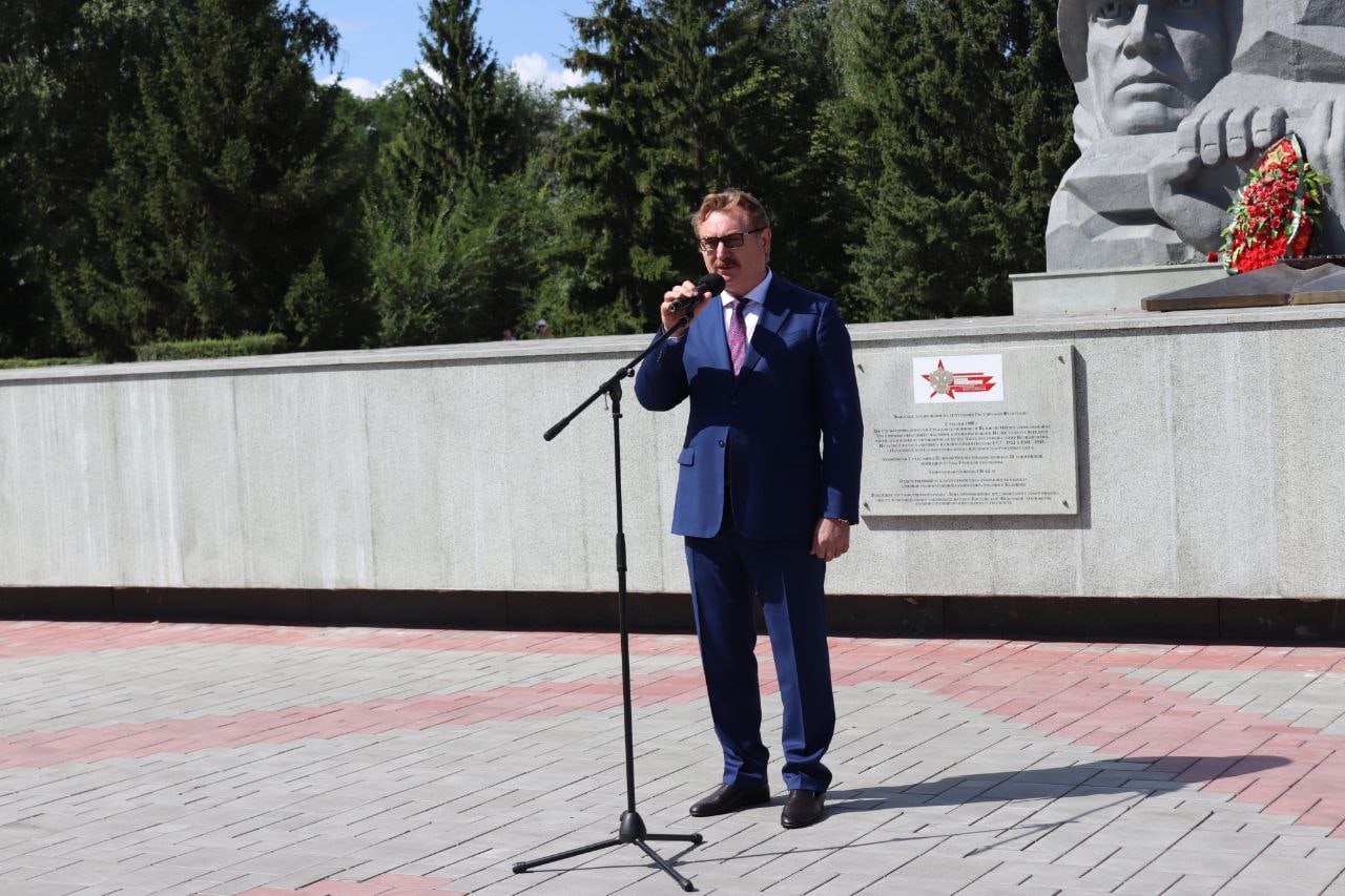 Глава Балашовского муниципального района Павел Петраков посетил торжественное мероприятие, посвященное Дню Воздушно-десантных войск.