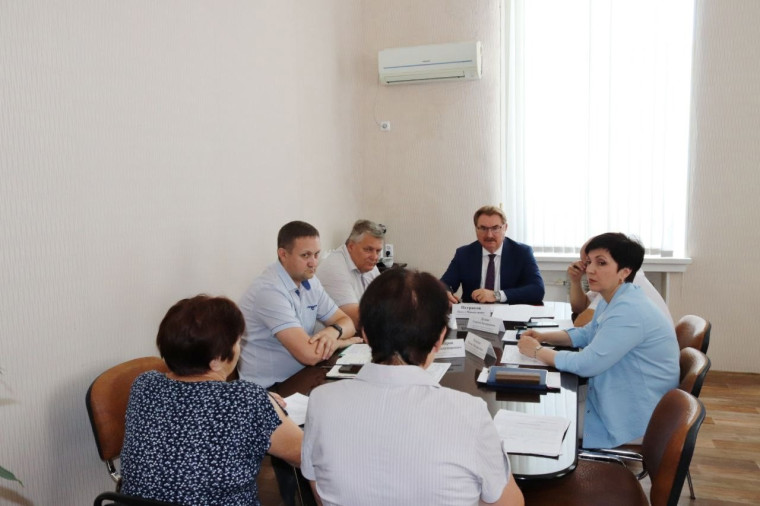 Глава Балашовского муниципального района Павел Петраков провел прием граждан по личным вопросам.. Глава Балашовского муниципального района Павел Петраков провел прием граждан по личным вопросам..