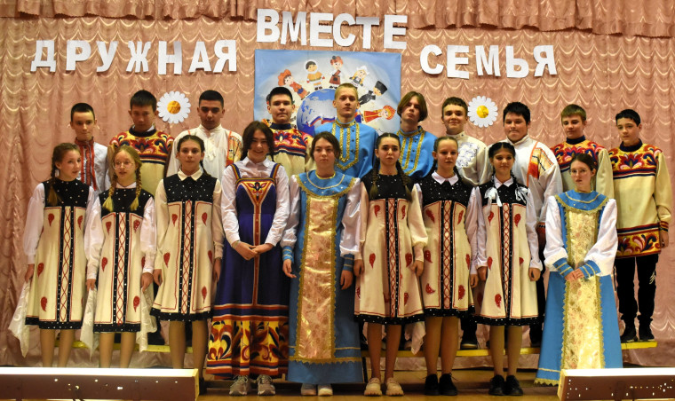 1 марта в школе рабочего поселка Пинеровка прошёл фестиваль «Вместе дружная семья» для 5-8 классов, приуроченный к Году семьи-2024. 1 марта в школе рабочего поселка Пинеровка прошёл фестиваль «Вместе дружная семья» для 5-8 классов, приуроченный к Году семьи-2024.