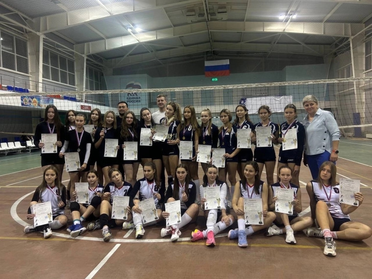 В Балашове прошел турнир по волейболу среди девушек. В Балашове прошел турнир по волейболу среди девушек.
