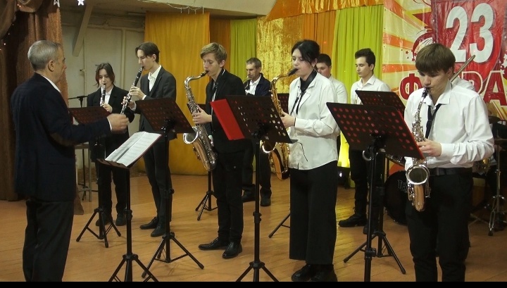 20 февраля в Городском клубе, филиале Центра культуры Балашовского района, прошёл праздничный концерт, посвящённый Дню Защитника Отечества. 20 февраля в Городском клубе, филиале Центра культуры Балашовского района, прошёл праздничный концерт, посвящённый Дню Защитника Отечества.