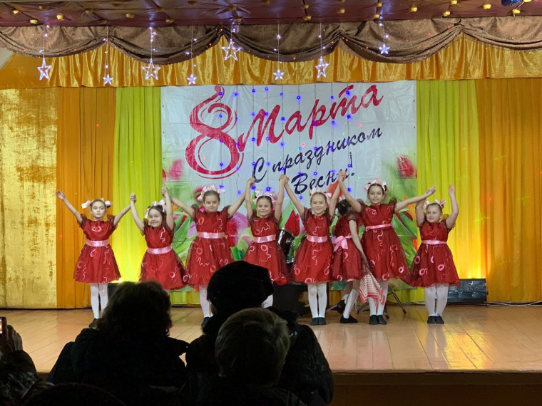 «Весны чудесные мотивы!» - под таким названием 5 марта состоялся праздничный концерт в Городском клубе - филиале Центра культуры Балашовского района. «Весны чудесные мотивы!» - под таким названием 5 марта состоялся праздничный концерт в Городском клубе - филиале Центра культуры Балашовского района.